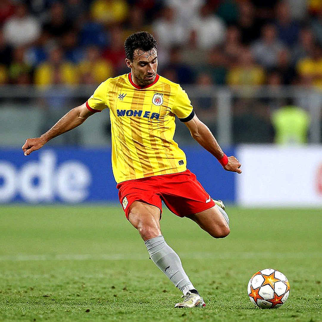 Ronaldo trở lại Al-Nassr: Cú đánh lạc hướng của Postecoglou và canh bạc tuổi 41