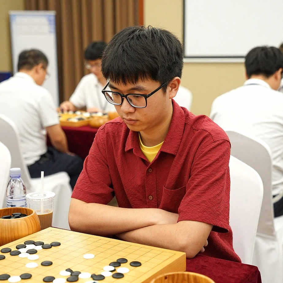 Đêm trước kỳ chuyển nhượng: Khi câu lạc bộ Việt Nam chơi cờ vua với hợp đồng triệu đô