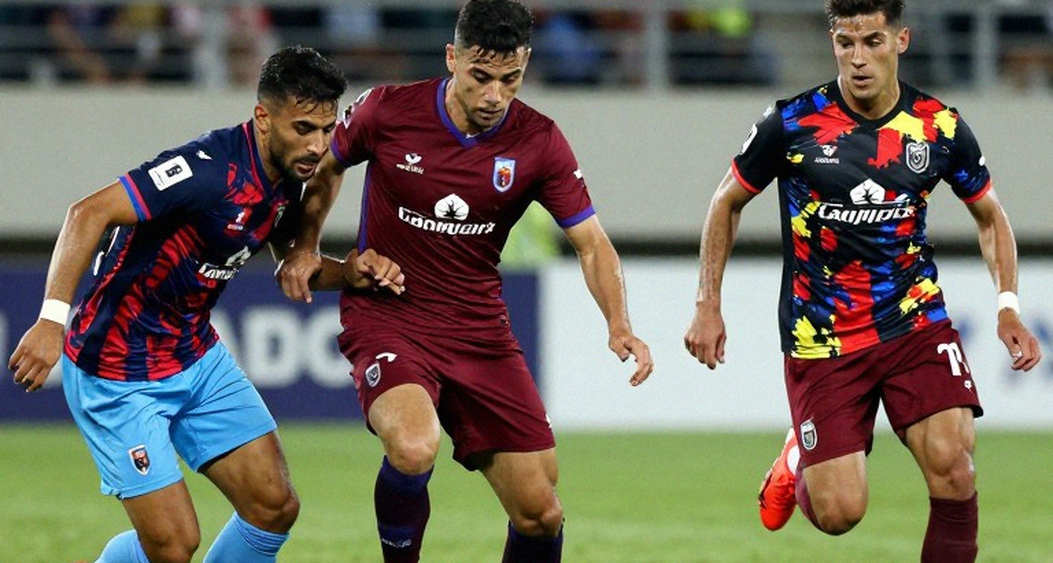 Clásico Nacional: When Chivas Entrusts Its Fate to a Man Who Has Never Carried It Clásico Nacional: When Chivas Entrusts Its Fate to a Man Who Has Never Carried It