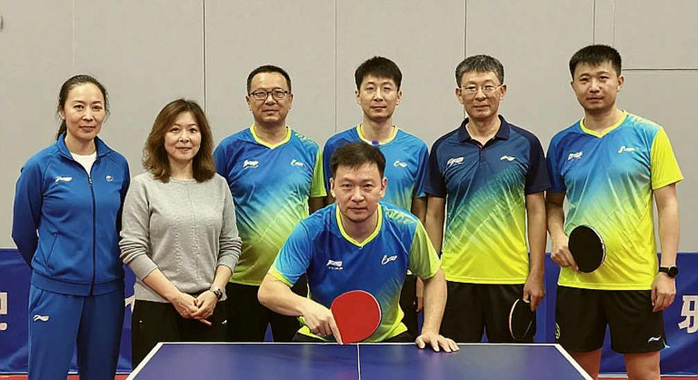 Table Tennis England ghi âm huấn luyện viên: tầng đáy của một nền bóng bàn hạng trung
