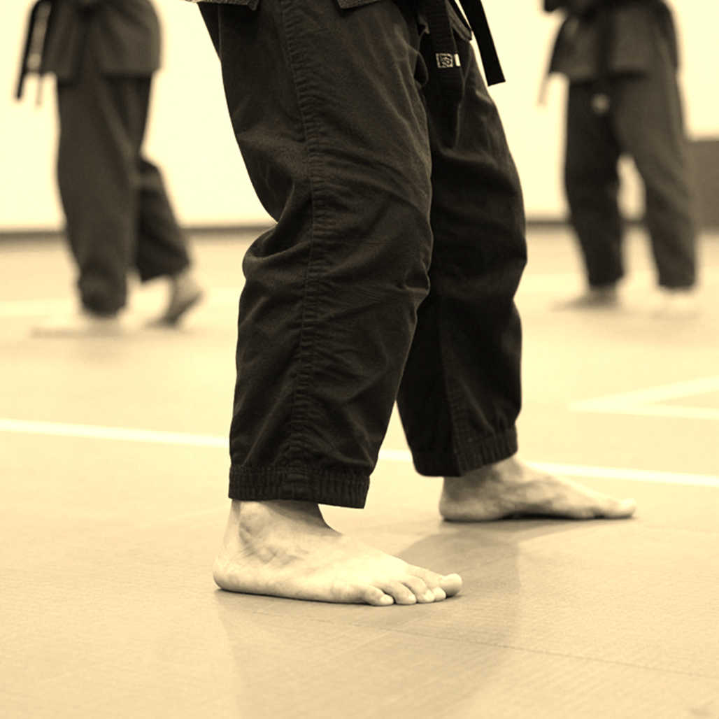 Ba cô gái karate giữ vàng: Khi đối thủ tăng gấp đôi, Việt Nam vẫn đứng vững