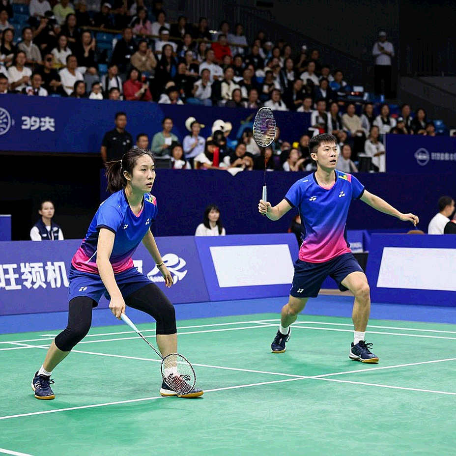 Ba trận trong 18 giờ: ván ba 10-21 của Sindhu và biến số không ai chấm điểm