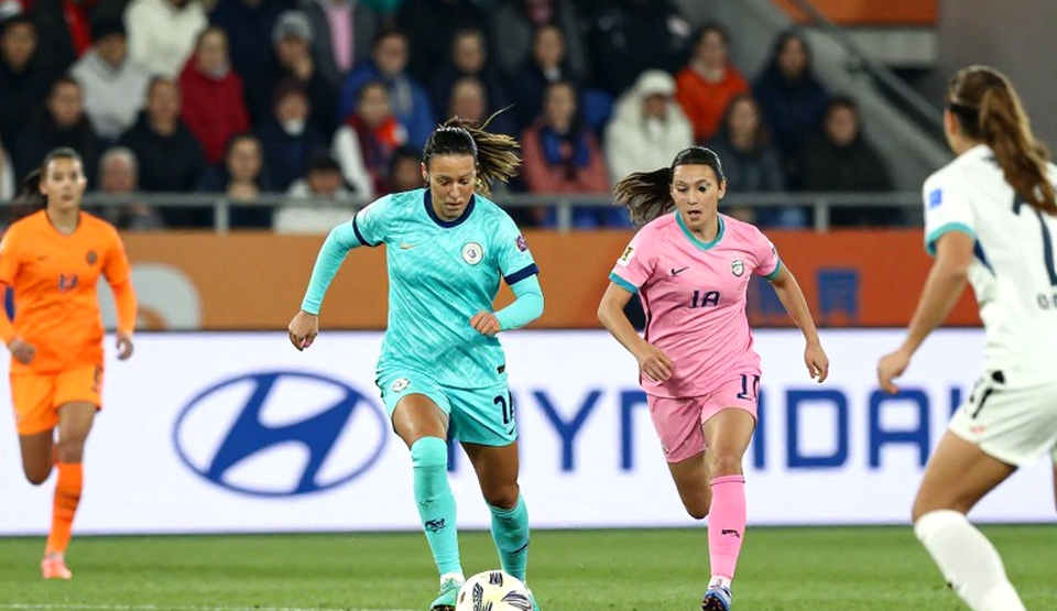 Nguyen Xuan Son: Four to Six Weeks of Silence and a Quiet Transfer of Power at the Heart of Vietnamese Football Nguyen Xuan Son: Four to Six Weeks of Silence and a Quiet Transfer of Power at the Heart of Vietnamese Football