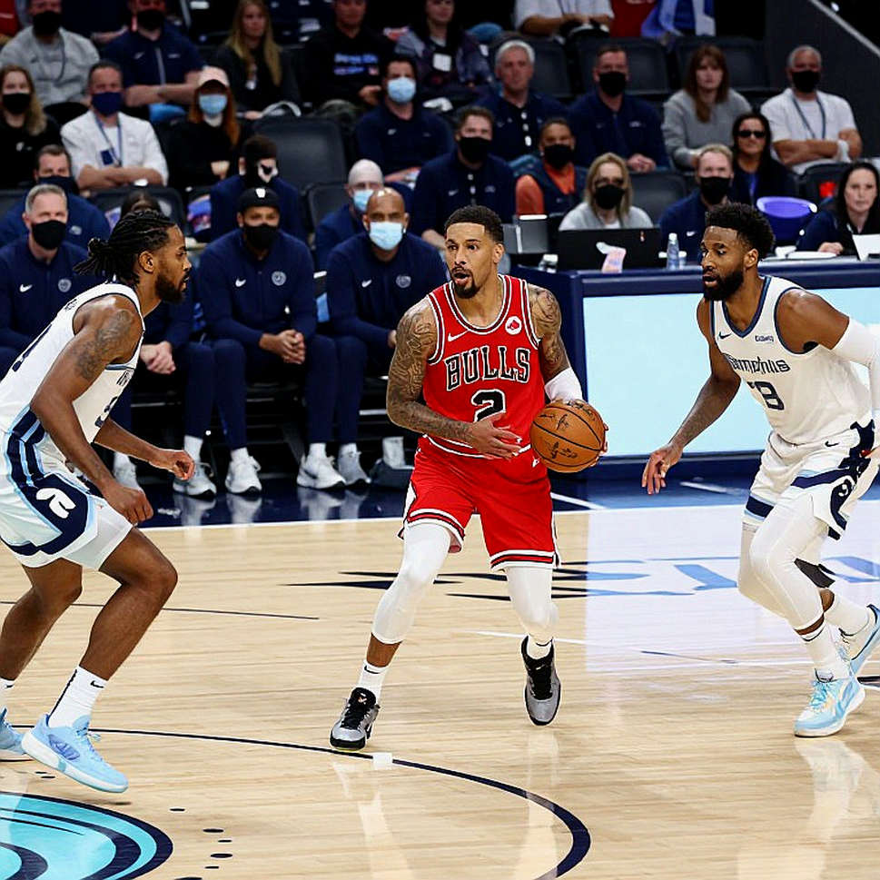 Luka Doncic và Kyrie Irving: Pick-and-Roll hay sự xung đột trong không gian tấn công?